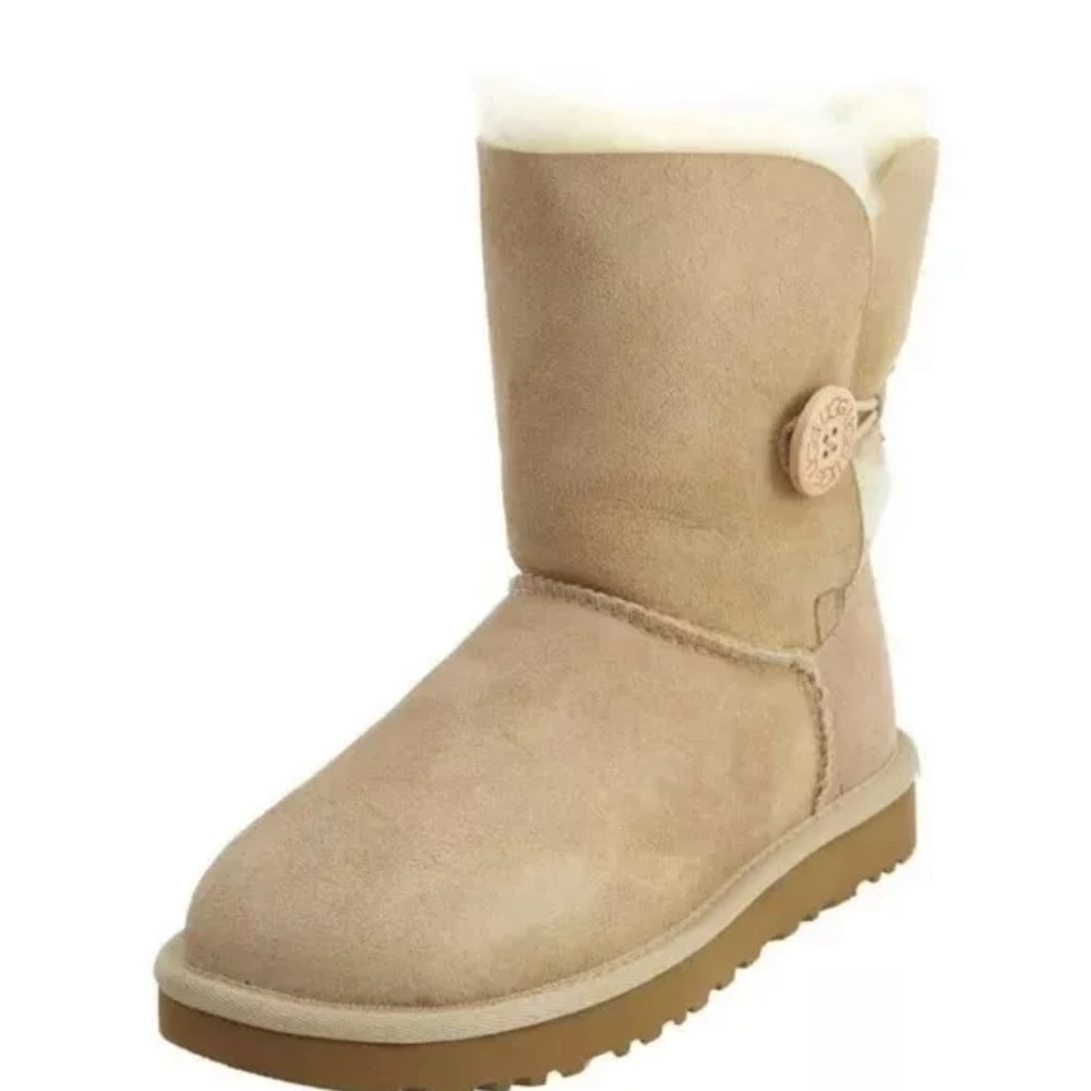 Ugg Pre-Owned Women's Bailey Button I| Sand Boots size 7